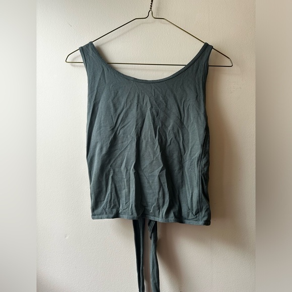 SOLD | Lululemon Its A Tie Tank - Picture 4 of 6